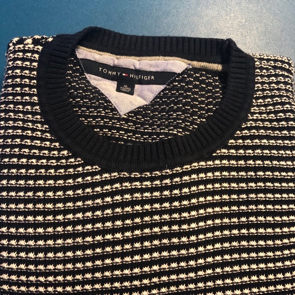 Men’s XL Tommy Hilfiger Sweater - Picture 2 of 2